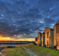 Stanley Village Waterfront Accommodation - Maitland Accommodation
