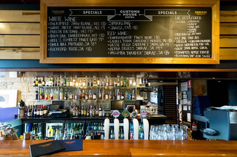 Customs House Hotel - Maitland Accommodation 7