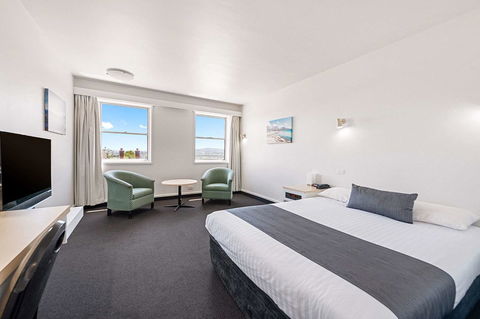 Coach House Launceston - Maitland Accommodation 5