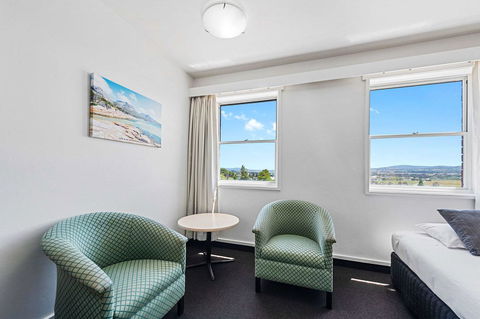 Coach House Launceston - Maitland Accommodation 18