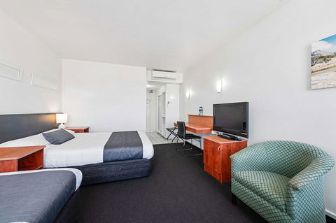 Coach House Launceston - Maitland Accommodation 6