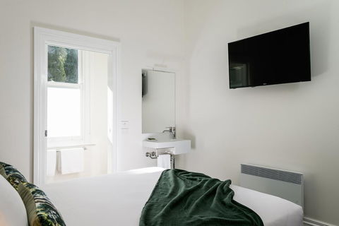 The Florance - Maitland Accommodation 35