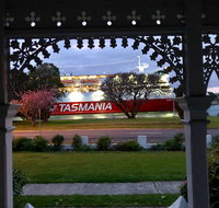 Riverbank villa - 4 bedroom house villa - Maitland Accommodation