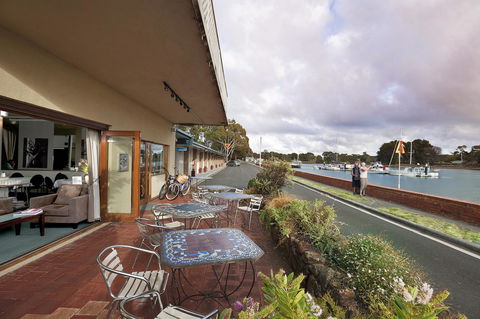 The Waterfront Wynyard - Maitland Accommodation 3