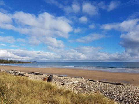 Amare Beachside Luxury - Maitland Accommodation 5