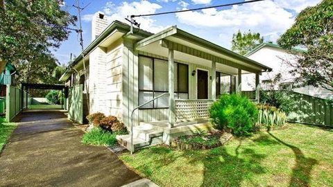 Ocean Beach Cottage - Maitland Accommodation 2