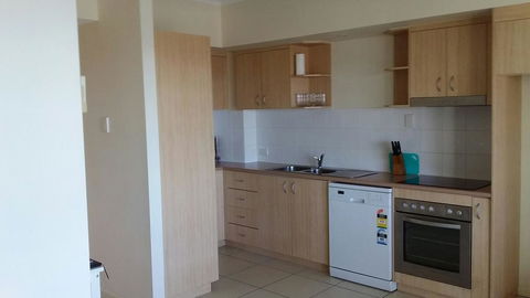 Ocean Breeze Apartments - Maitland Accommodation 2