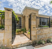 Ocean Keys Cottage - Free WiFi - Maitland Accommodation