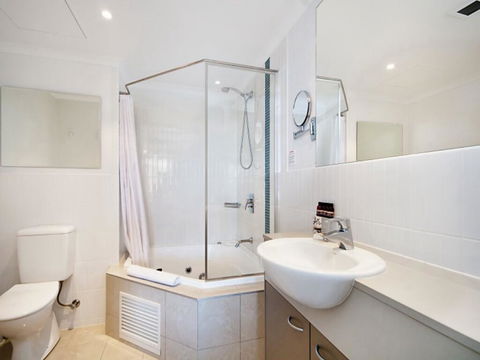 Ocean Panorama - 1 Bedroom Oceanview Apt - Maitland Accommodation 2