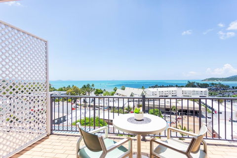 OCEAN VIEWS 10A - Maitland Accommodation 0