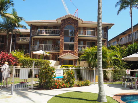 Oceanside Cove Holiday Apartments - Maitland Accommodation 2