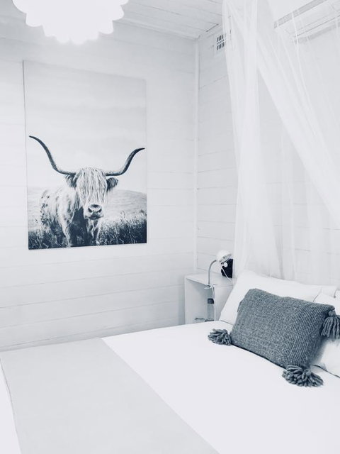 Old Railway Cottage - Maitland Accommodation 3