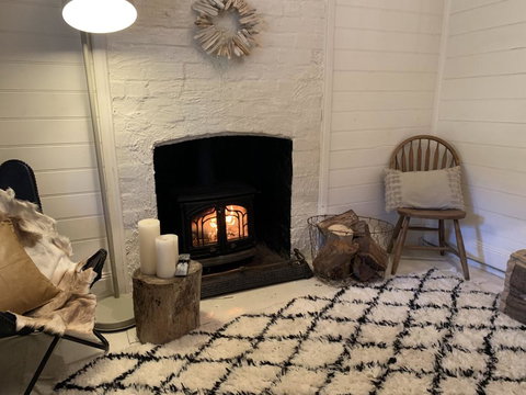 Old Railway Cottage - Maitland Accommodation 1