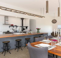 On A Hill - modern country home near Braidwood - Maitland Accommodation