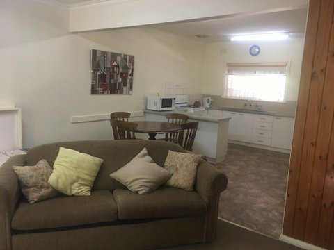 Ovensview On Riverside - Maitland Accommodation 2