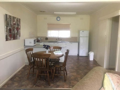 Ovensview On Riverside - Maitland Accommodation 1