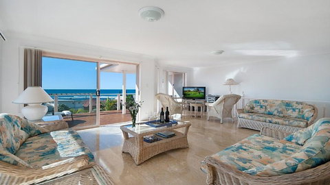 Pacific Rose - Winter Holiday Special - Maitland Accommodation 2