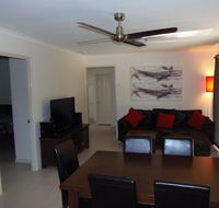 Palmgrove 2 - Rainbow Beach Pet Friendly Fully Fenced Air Conditioned Five Minutes To Beach - Maitland Accommodation