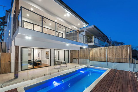 Panoramic Views Villa Birdwood Terrace 4 Bedroms - Toowong - Maitland Accommodation 1