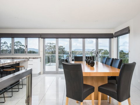 Paradise Point - Tamar Valley 14 Persons Residence With Pool - Maitland Accommodation 0