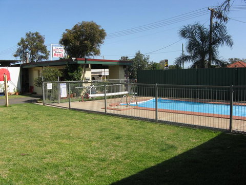 Peak Hill Golden Peak Budget Motel - Maitland Accommodation 2