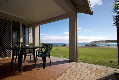 Pelican Shore Oceanfront Villa 6 - Maitland Accommodation 1