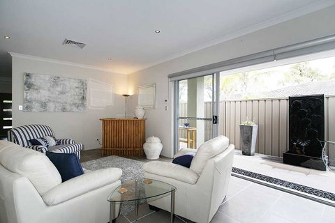 Penguin 4 Bedroom House By Shoalwater Executive Homes - Maitland Accommodation 2