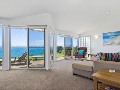 Penguin Head Retreat - Fabulous Views - Maitland Accommodation 0