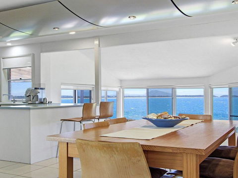 Penguin Head Retreat - Fabulous Views - Maitland Accommodation 2