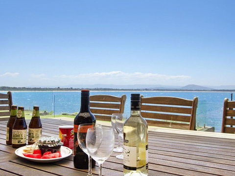 Penguin Head Retreat - Fabulous Views - Maitland Accommodation 3