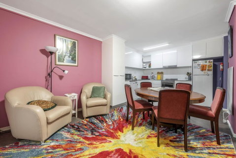 Pet Friendly Home - Pool & Parking - Tennis Court - Maitland Accommodation 2