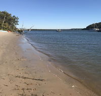 Pet Friendly Waterfront Holiday House on Peacefull Island with Bikes and Kayaks - Maitland Accommodation