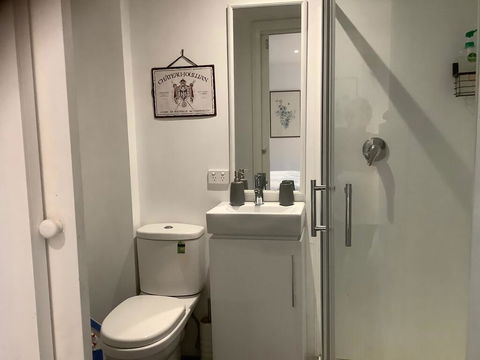 Petite Provence Cottage - Maitland Accommodation 3