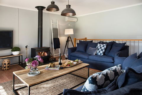 Phoenix - Maitland Accommodation 2