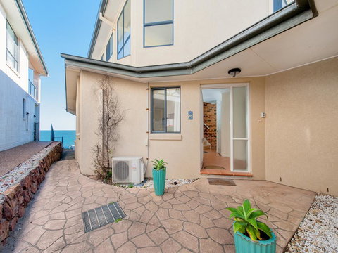 Portovenere Fishermans Bay - Maitland Accommodation 2