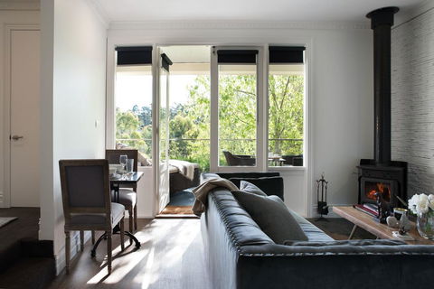 Provence Spa Villa 2 - Maitland Accommodation 1