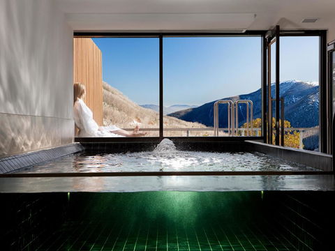 QT Falls Creek - Maitland Accommodation 2