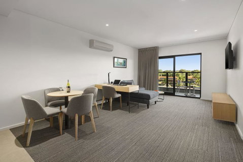 Quality Hotel Lakeside - Maitland Accommodation 3