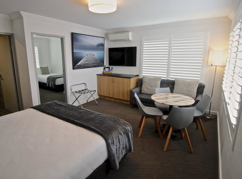 Quays Hotel - Maitland Accommodation 2