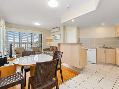 RESORT ON THE BEACH 7225 Dual Room - Maitland Accommodation 0