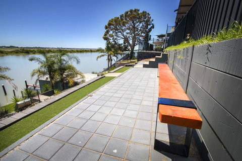 River Life - Maitland Accommodation 1