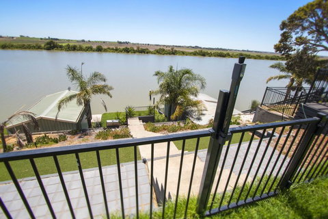 River Life - Maitland Accommodation 0