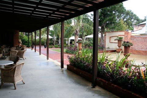Rose & Crown Hotel - Maitland Accommodation 3