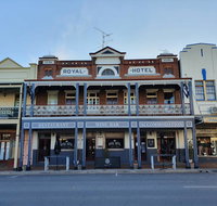 Royal Hotel - Maitland Accommodation