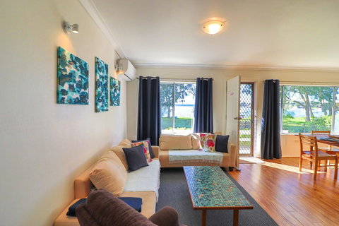 Sail N Surf - Maitland Accommodation 2