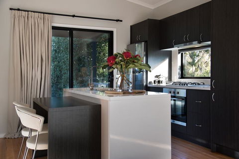 Sanctum - Maitland Accommodation 3