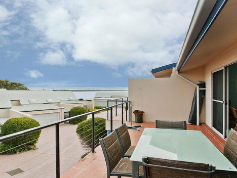 Sandalwood - Direct Beach Access To Tilbury Cove - Maitland Accommodation 2
