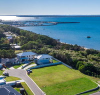 Sea breeze Esplanade Beachfront Close Marina Hervey Bay - Maitland Accommodation