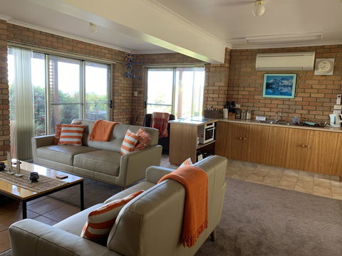 Sea Change Safety Cove - Maitland Accommodation 3