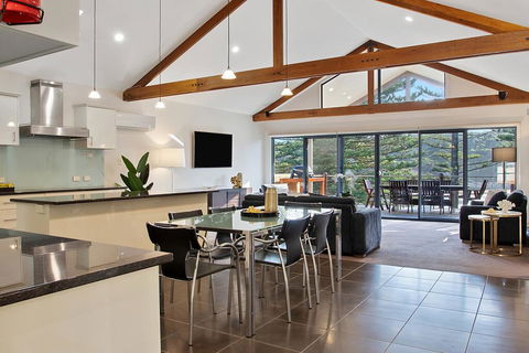 Sea Foam Villas - Maitland Accommodation 1